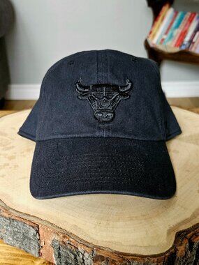 47 Brand Chicago Bulls Black Monochrome Logo Hat – Adjustable